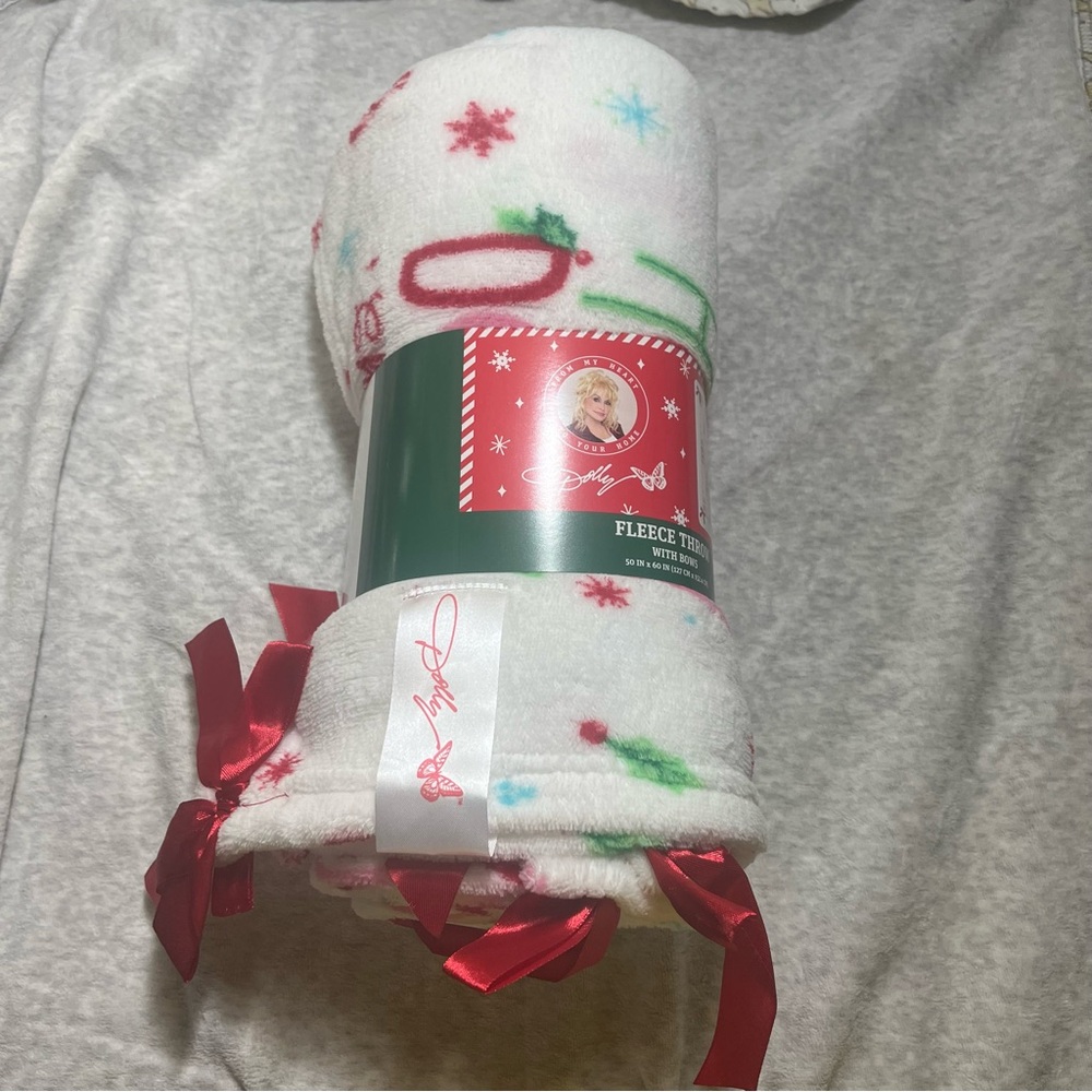 Dolly Parton Blanket HAVE A HOLLY CHRISTMAS NEW  50"×60" DG Exclusive Fleece Bow